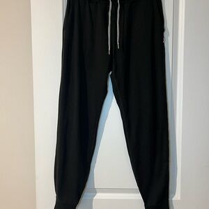 Vuori Women's Performance Black Joggers size medium